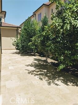 Building Photo - 62 Acorn