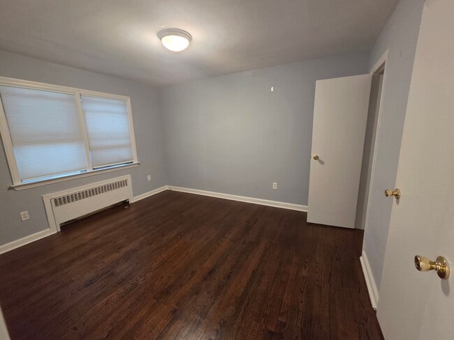 Building Photo - 116 Greenlawn Ave