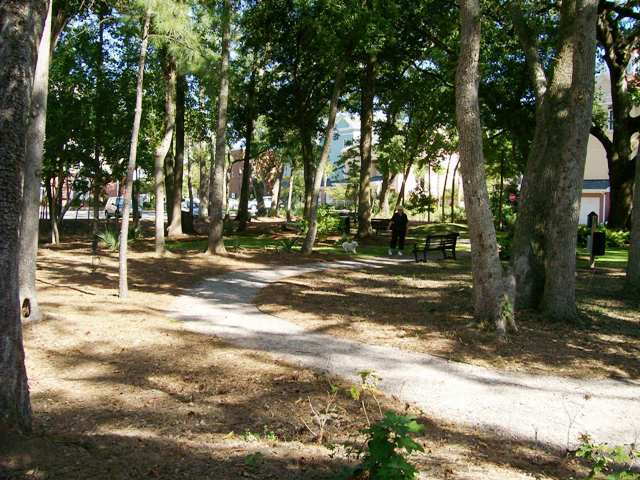 Building Photo - 400 Bucksley Ln