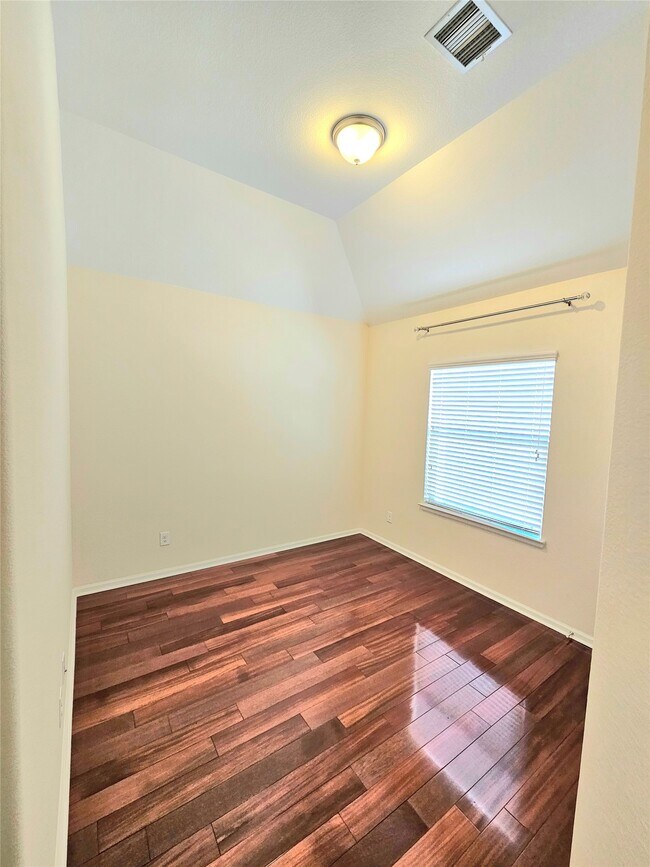 Building Photo - 9610 Knights Station Dr