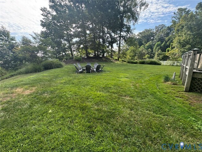Building Photo - 12106 Sloan Dr