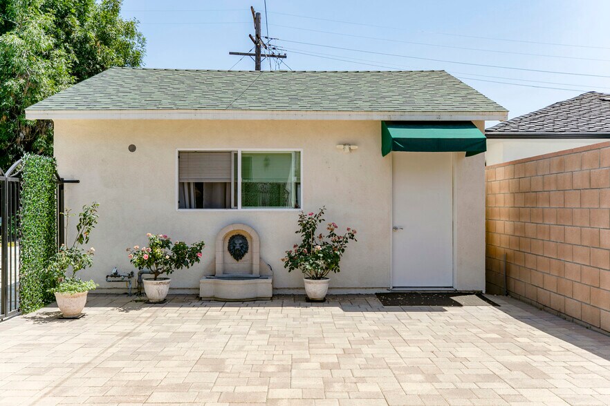 Building Photo - 1748 Opechee Way