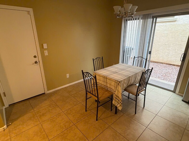 Building Photo - 2875 S Key Biscayne Dr