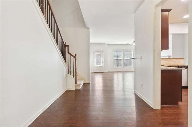 Building Photo - 655 Township Cir