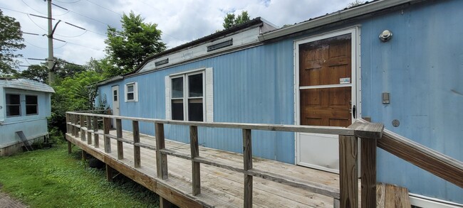 Primary Photo - 2 Bedroom mobile home below Lancaster city