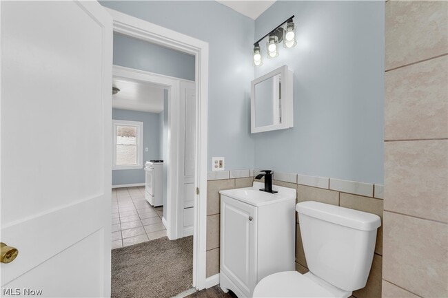 Building Photo - 10302 Parkview Ave