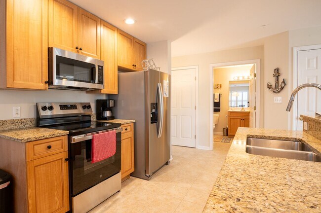 Building Photo - FULLY FURNISHED OFF-SEASON  1 BEDROOM NOW AVAILABLE
