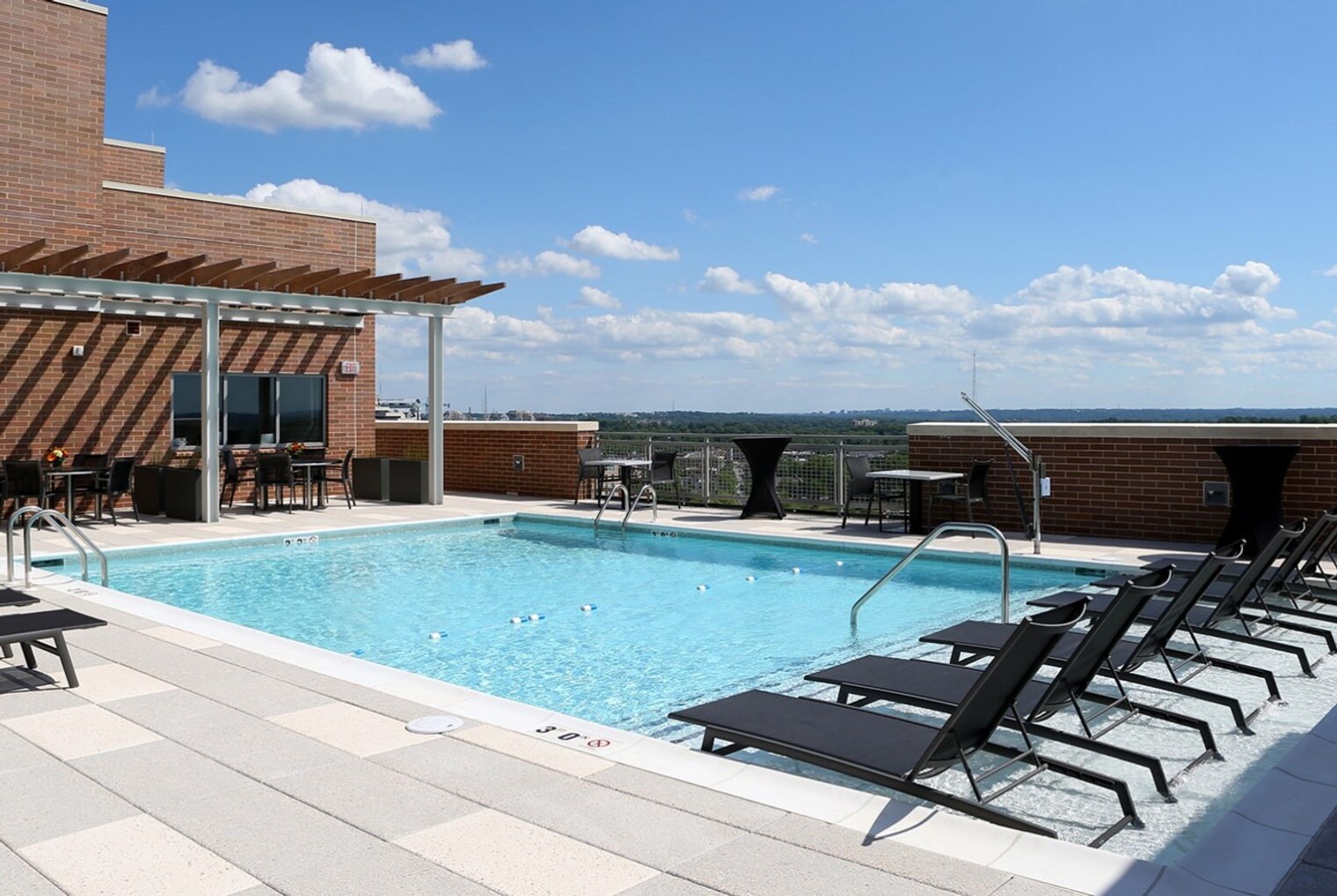 Building Photo - 4850 Rugby Ave