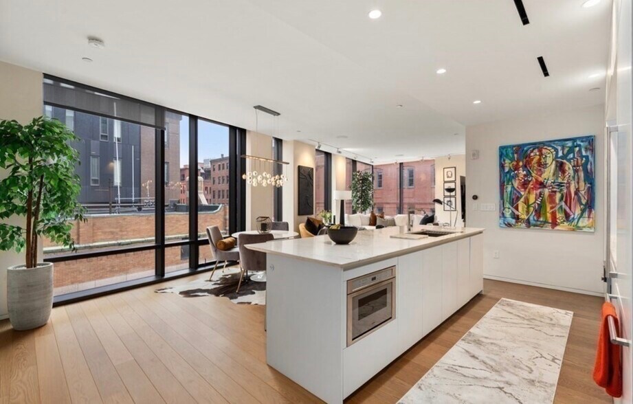 Building Photo - 10 Farnsworth St