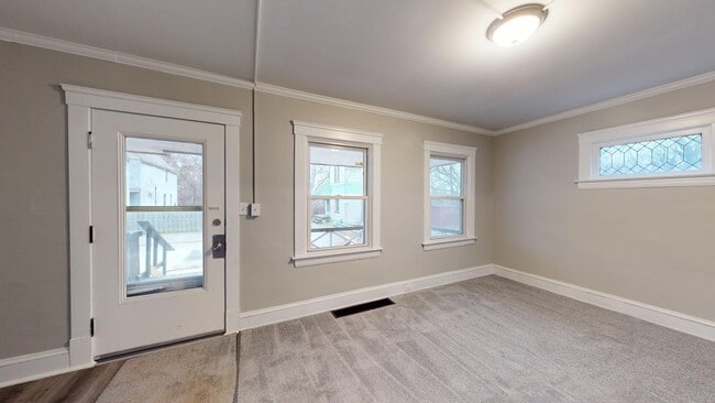 Building Photo - Brooklyn Centre neighborhood - 3  bedroom/...
