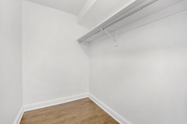 Building Photo - 10 E Ontario St