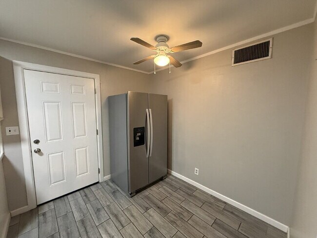 Building Photo - 3525 N Fontana Ave