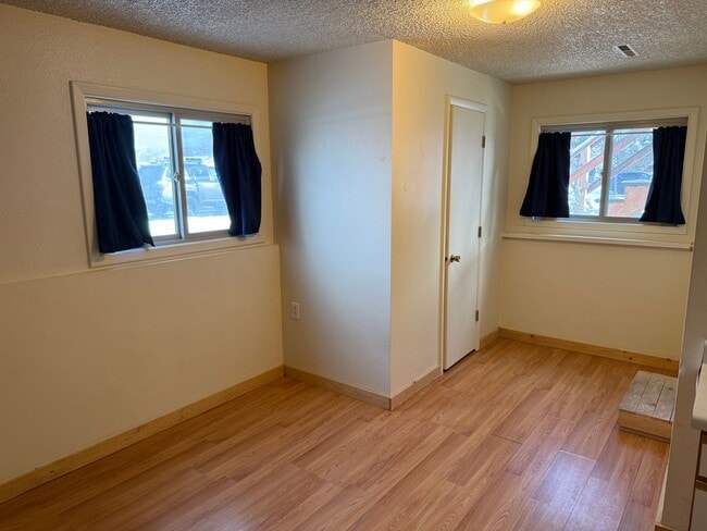 Building Photo - 1616 Durston Rd