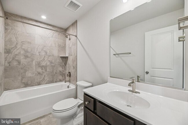 Building Photo - 8816 Selby Ct