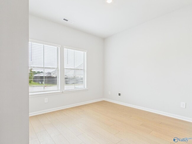 Building Photo - 18072 Longleaf Dr