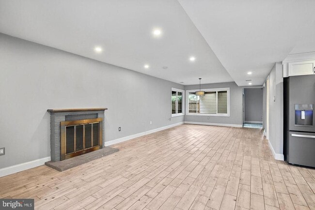 Building Photo - 511 Avondale Dr