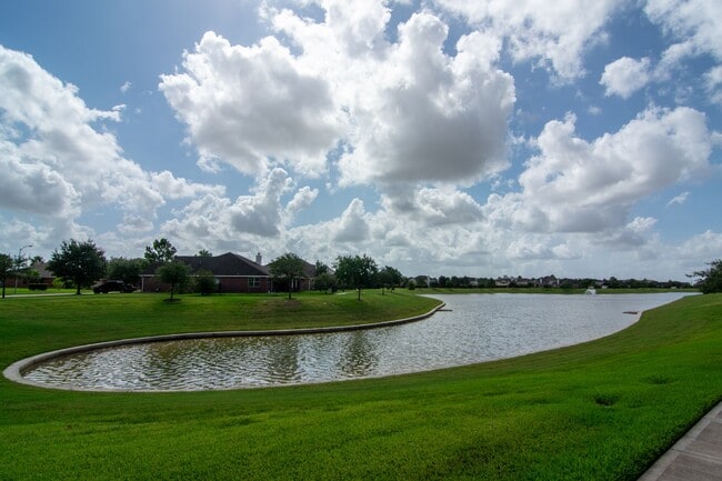 Building Photo - 1730 Palmetto Park Dr