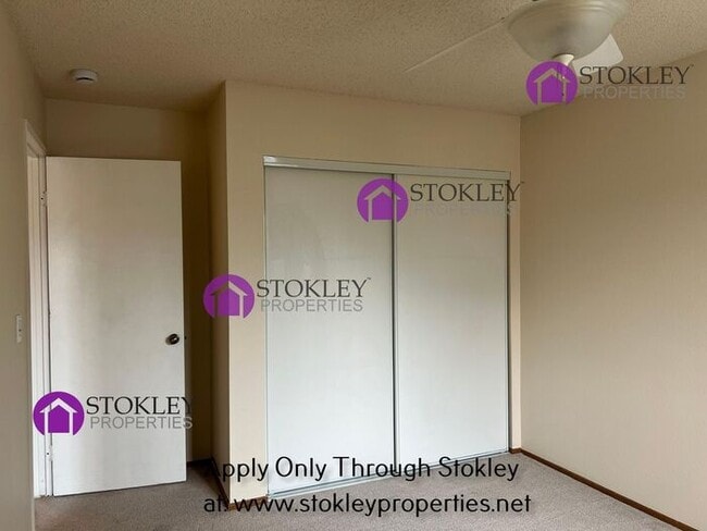 Building Photo - 3840 Rockford Dr