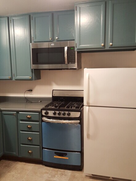 Building Photo - 7502 Bodega Ave