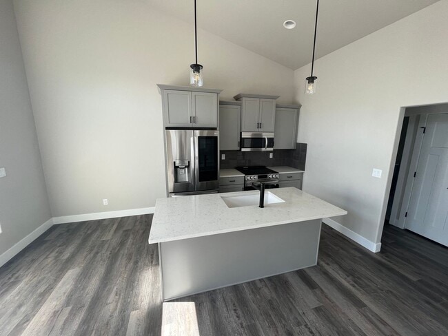 Building Photo - 212 Miller Ln