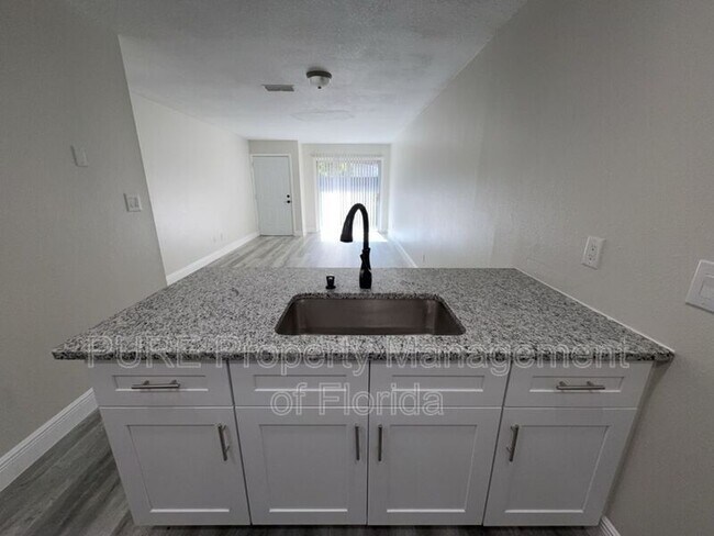 Building Photo - 5485 SE 30th Pl