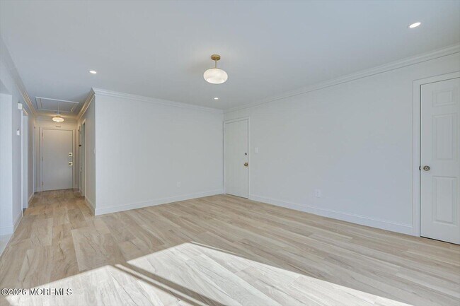 Building Photo - 212 10th Ave