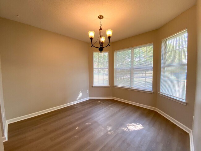 Building Photo - 3 bed, 2 bath home with wonderful curb appeal near N. Germantown Pkwy / $250 Gift card if move in...