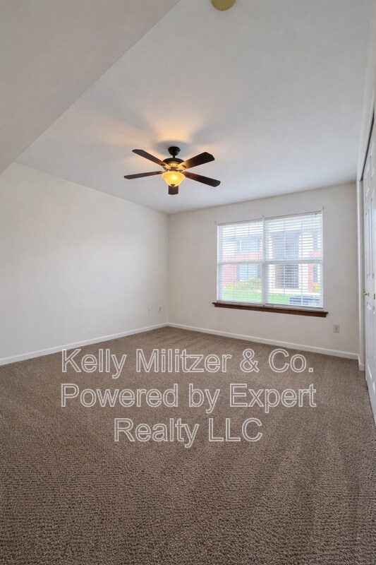 Building Photo - 406 S Church St