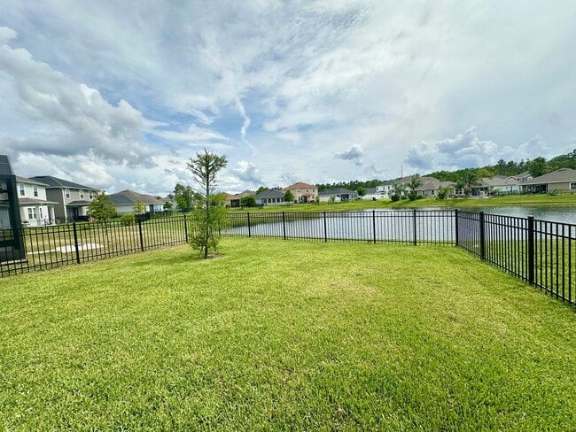 Building Photo - Spacious Home in Growing Area!