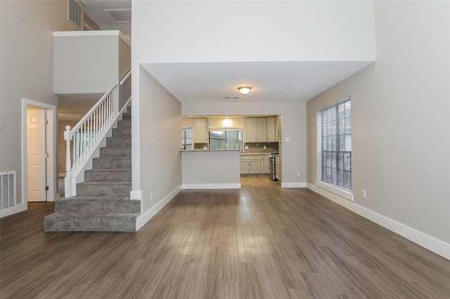 Building Photo - 15518 4 Leaf Dr