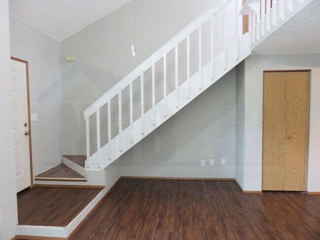 Building Photo - Newly renovated House located in the park community of Lacey!