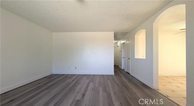 Building Photo - 10707 White Ave