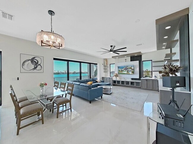 Building Photo - 882 Bay Point Dr