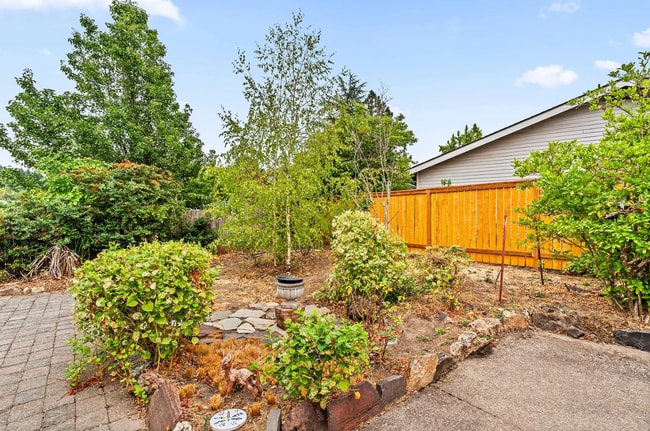 Building Photo - 4BD, 2.5BA Home located in the desirable Churchill Neighborhood!