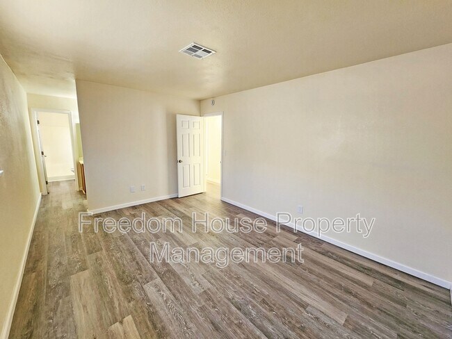 Building Photo - 1930 Kearney St