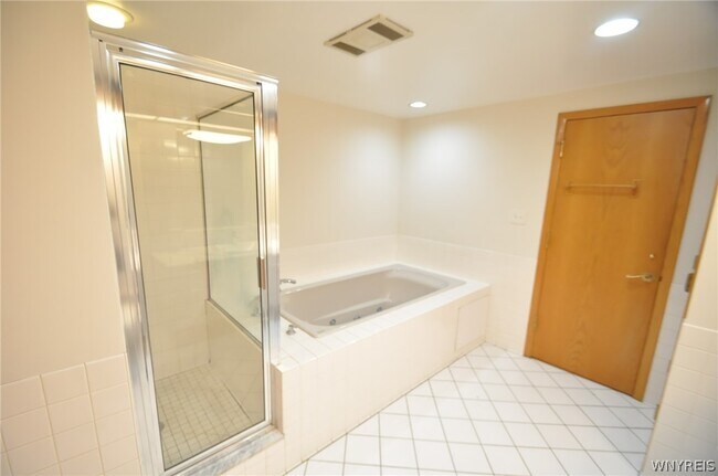 Building Photo - 40 Waterfront Cir
