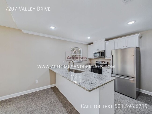 Building Photo - 7207 Valley Dr