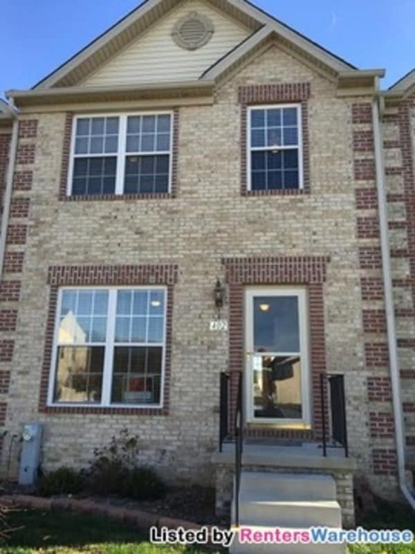Building Photo - 402 Callander Way