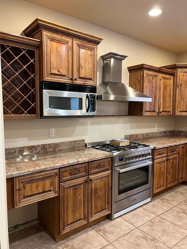 Building Photo - MONTH TO MONTH LEASE ONLY. Beautiful Custo...