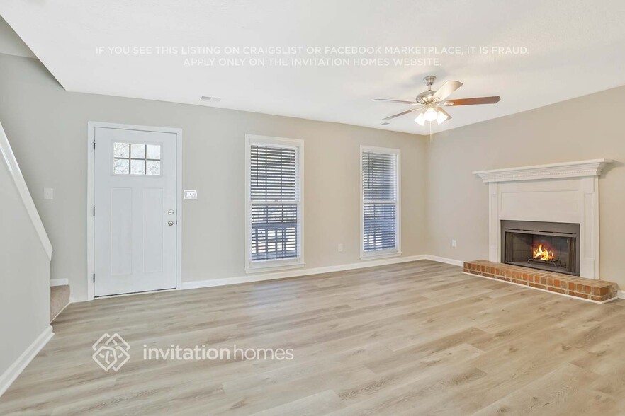 Building Photo - 526 Sumer Ln N