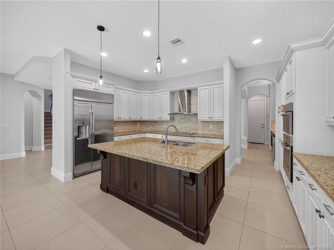 Building Photo - 259 Calmo Cir