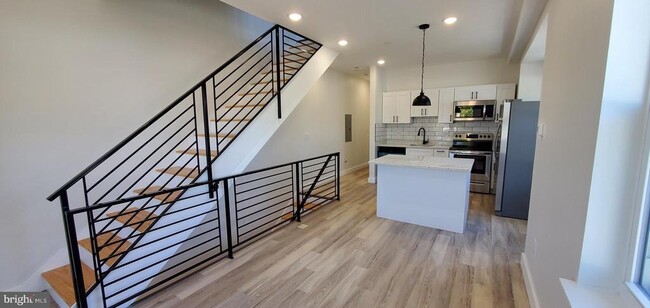 Building Photo - 307 W York St