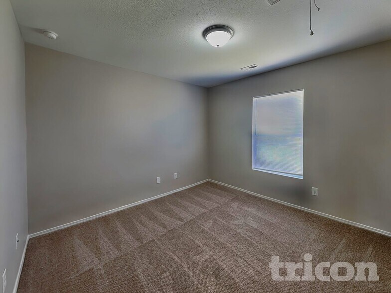 Building Photo - 1716 Hollybrook Ave
