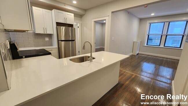 Building Photo - 11 Peterborough St