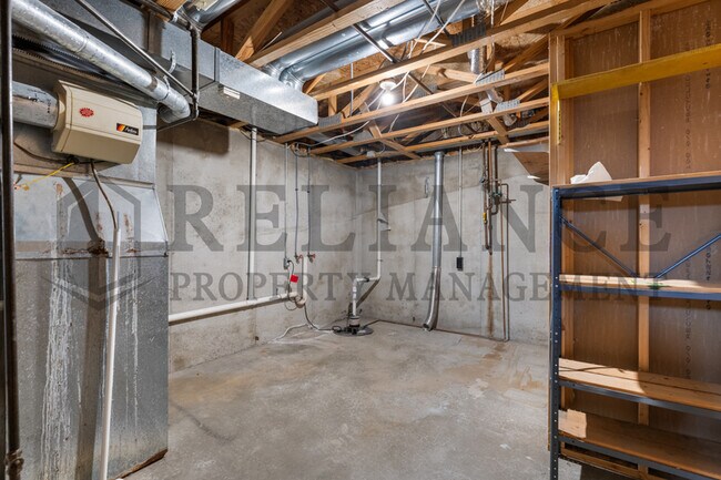 Building Photo - 2126 N Pine Grove St