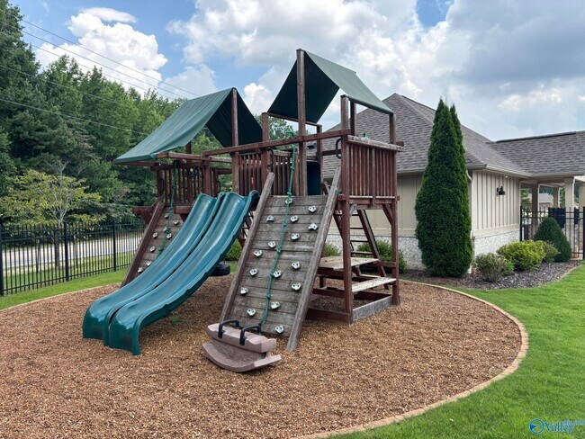 Building Photo - 7011 Nearpath Dr NW