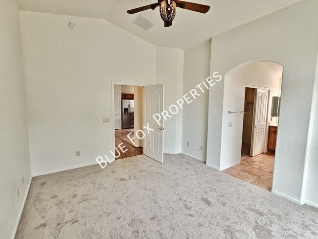 Building Photo - 10923 S Lake Gambusi Dr