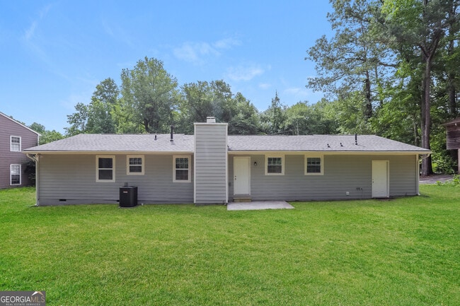 Building Photo - 1947 Valley Woods Dr