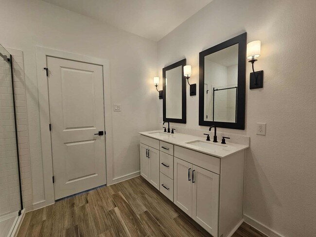 Building Photo - 8419 Tranquil Bay Ct