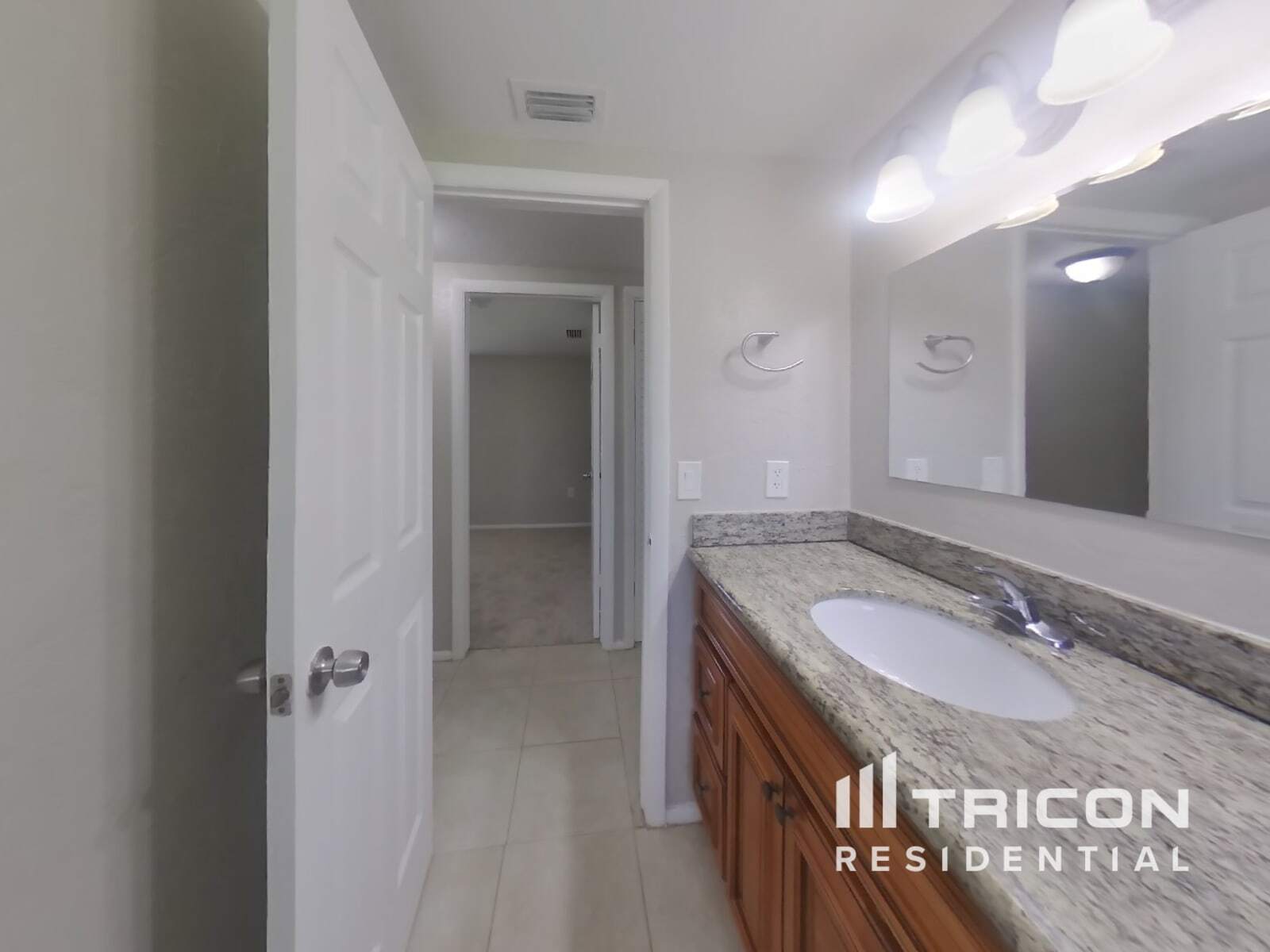 Building Photo - 3007 Bucida Dr